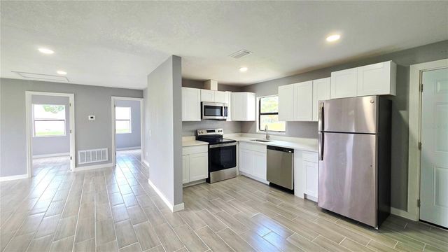 801 NW 5TH STREET, Mulberry, FL 33860