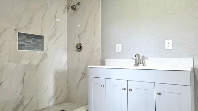 801 NW 5TH STREET, Mulberry, FL 33860