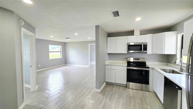 801 NW 5TH STREET, Mulberry, FL 33860