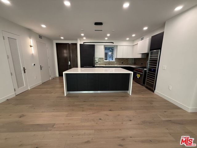 505 S Barrington Avenue 106, Los Angeles, CA 90049