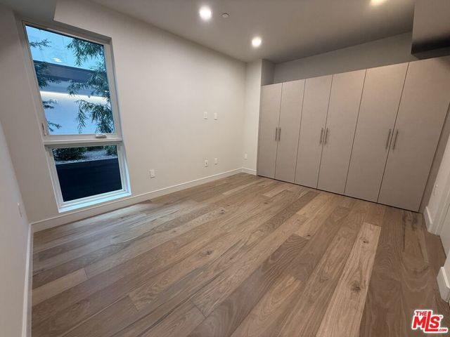 505 S Barrington Avenue 106, Los Angeles, CA 90049