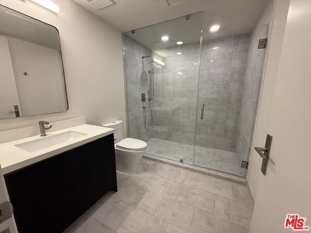 505 S Barrington Avenue 106, Los Angeles, CA 90049