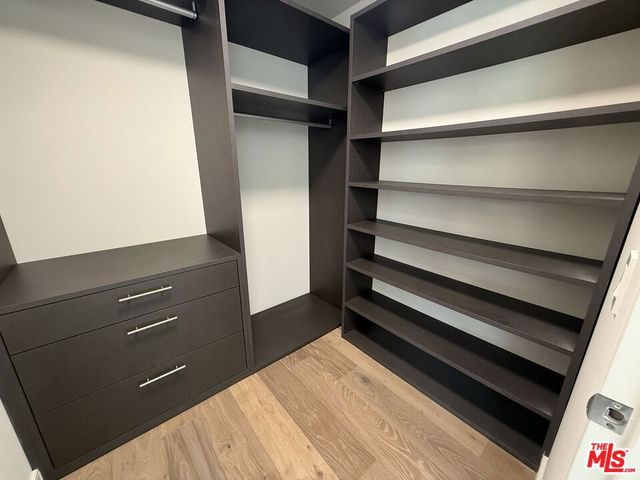 505 S Barrington Avenue 106, Los Angeles, CA 90049