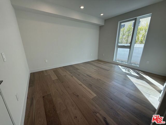 505 S Barrington Avenue 106, Los Angeles, CA 90049