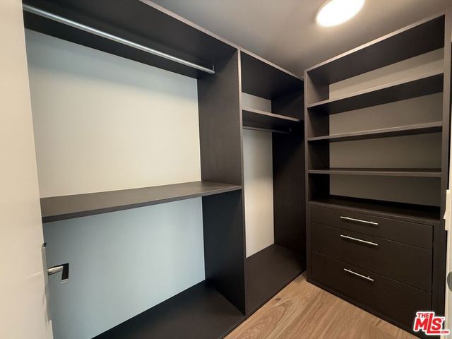 505 S Barrington Avenue 106, Los Angeles, CA 90049