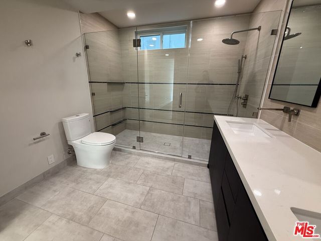 505 S Barrington Avenue 106, Los Angeles, CA 90049