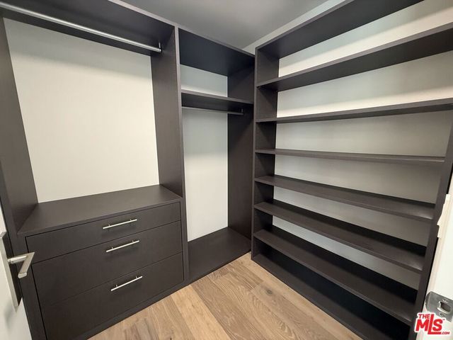 505 S Barrington Avenue 106, Los Angeles, CA 90049