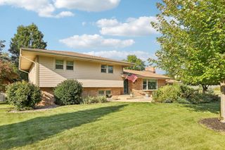 15300 Fieldstone DRIVE, Brookfield, WI 53005