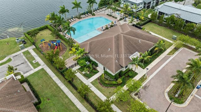 582 NE 207th St, Miami, FL 33179