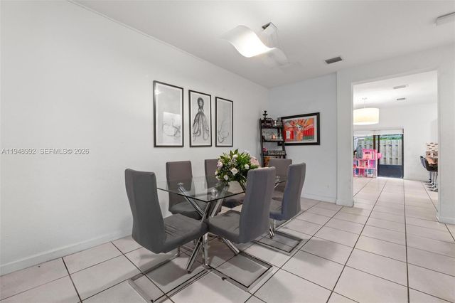 582 NE 207th St, Miami, FL 33179