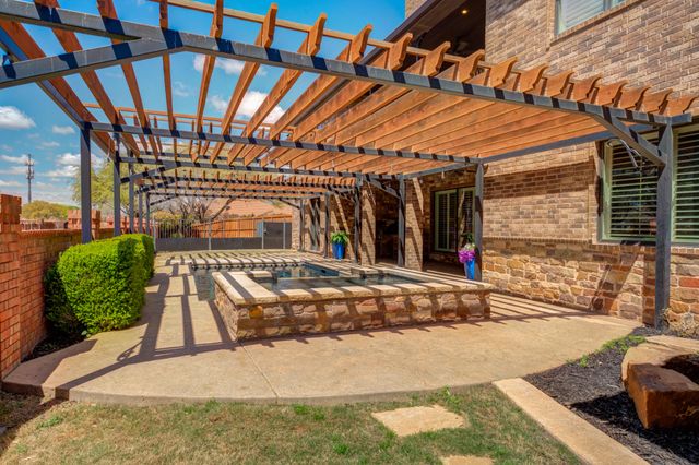 15 Whisperwood Circle, Lubbock, TX 79416
