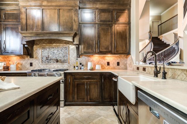 15 Whisperwood Circle, Lubbock, TX 79416