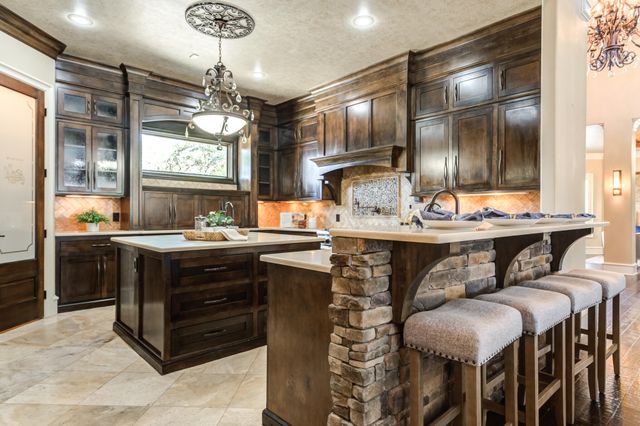 15 Whisperwood Circle, Lubbock, TX 79416