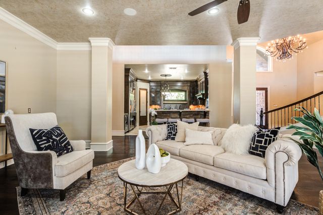 15 Whisperwood Circle, Lubbock, TX 79416