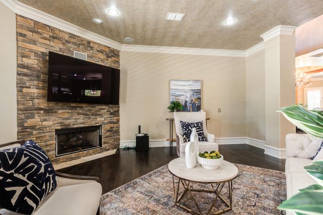 15 Whisperwood Circle, Lubbock, TX 79416