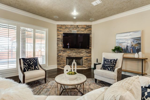 15 Whisperwood Circle, Lubbock, TX 79416