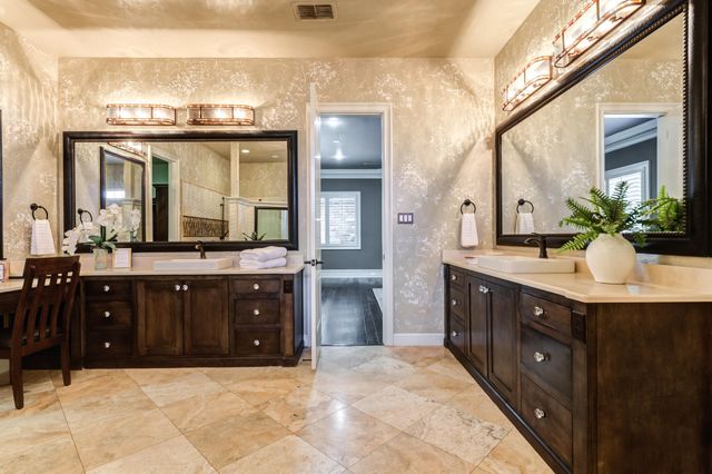 15 Whisperwood Circle, Lubbock, TX 79416