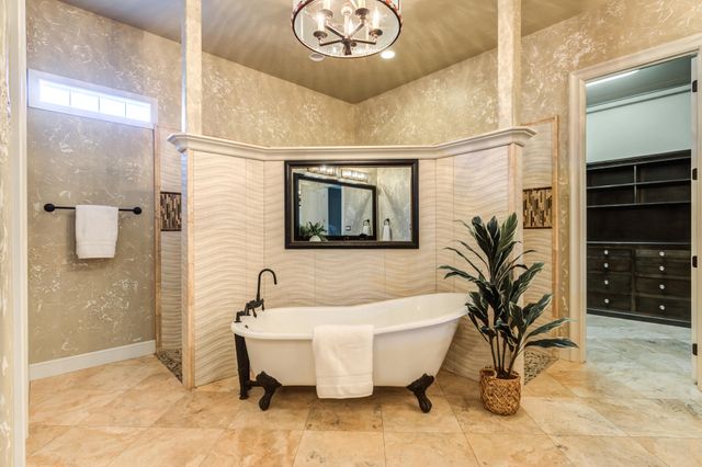 15 Whisperwood Circle, Lubbock, TX 79416