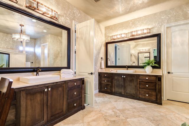 15 Whisperwood Circle, Lubbock, TX 79416