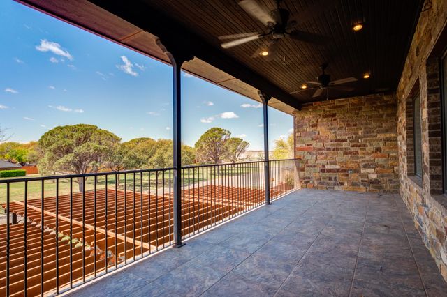 15 Whisperwood Circle, Lubbock, TX 79416