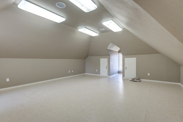 15 Whisperwood Circle, Lubbock, TX 79416