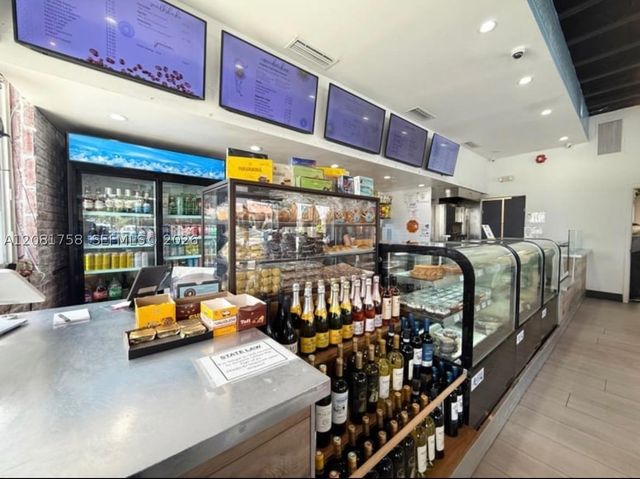 2915 E Las Olas Blvd, Fort Lauderdale, FL 33316