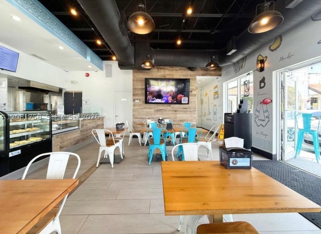 2915 E Las Olas Blvd, Fort Lauderdale, FL 33316