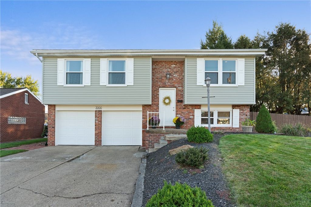 3000 Artfield St, Lower Burrell, PA 15068
