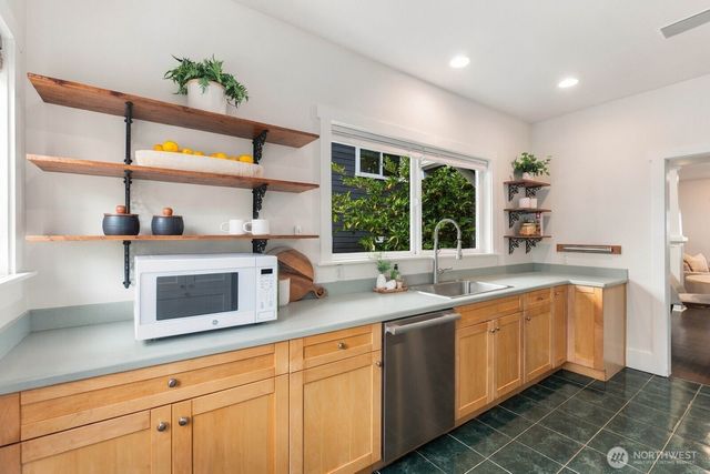 3005 E Union Street, Seattle, WA 98122