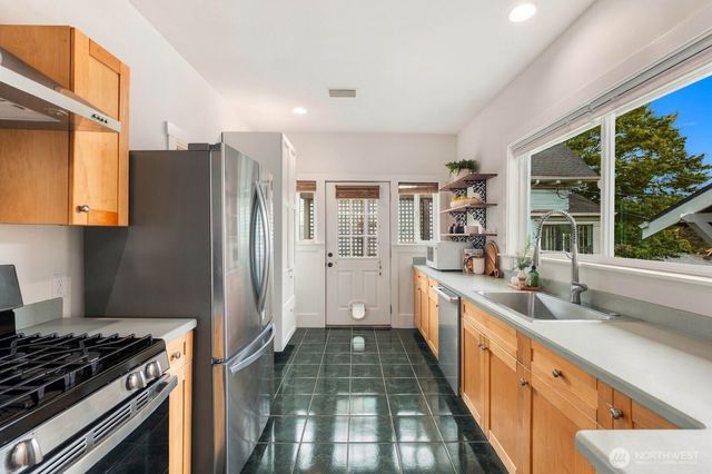 3005 E Union Street, Seattle, WA 98122