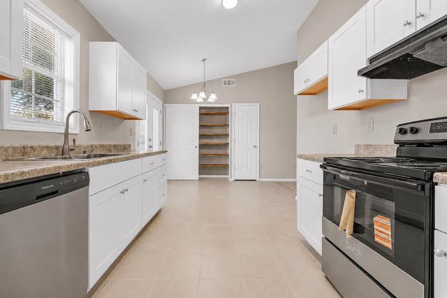 6822 SOUTHKNOLL AVE, Millington, TN 38053