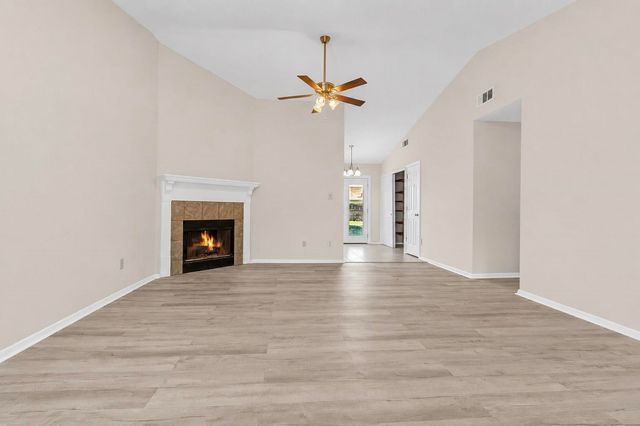 6822 SOUTHKNOLL AVE, Millington, TN 38053