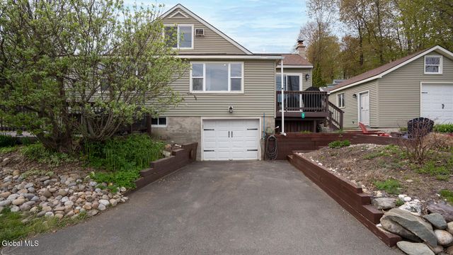 3 Lakeshore Drive, North Greenbush, NY 12198