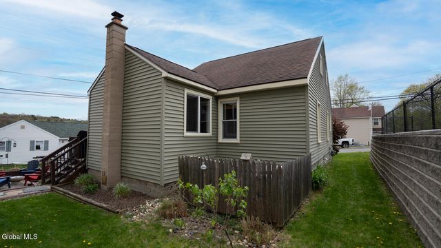 3 Lakeshore Drive, North Greenbush, NY 12198
