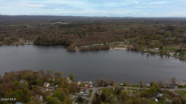3 Lakeshore Drive, North Greenbush, NY 12198