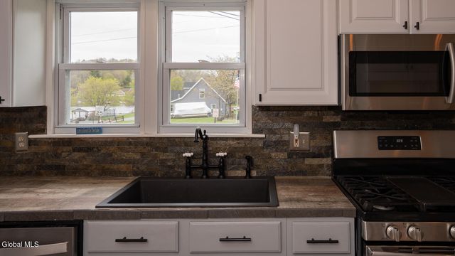3 Lakeshore Drive, North Greenbush, NY 12198