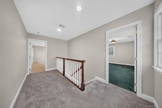 17 Maxwell Road, Garden City, NY 11530