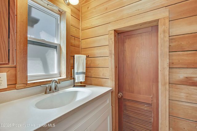 6080 Waverly Road, Weeki Wachee, FL 34607