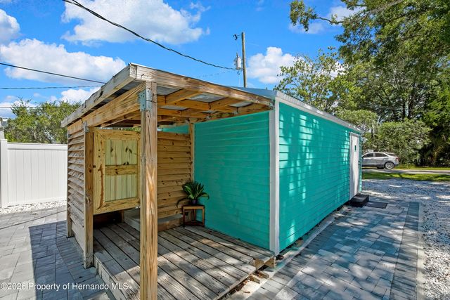 6080 Waverly Road, Weeki Wachee, FL 34607