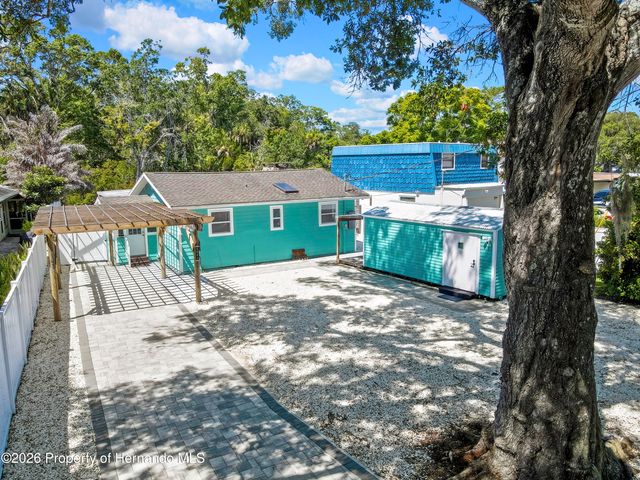 6080 Waverly Road, Weeki Wachee, FL 34607