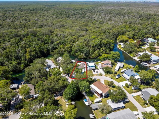 6080 Waverly Road, Weeki Wachee, FL 34607