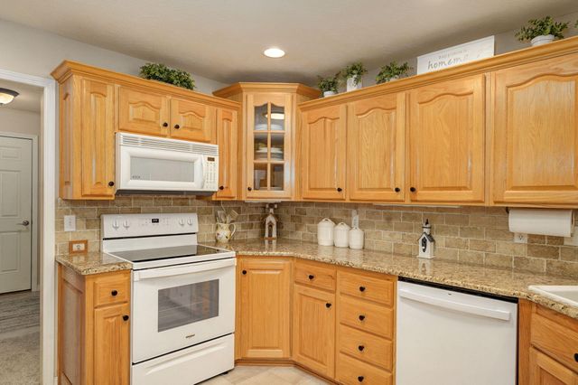 2680 W Williamsburg Street, Springfield, MO 65810