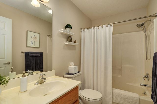 2680 W Williamsburg Street, Springfield, MO 65810