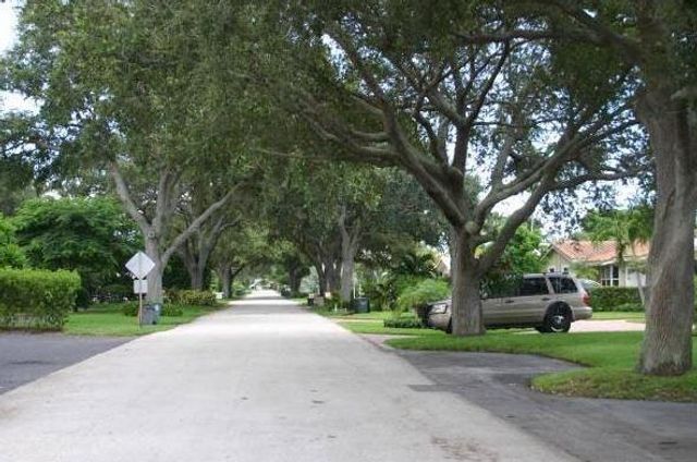 1911 NE 27th Court 3, Lighthouse Point, FL 33064