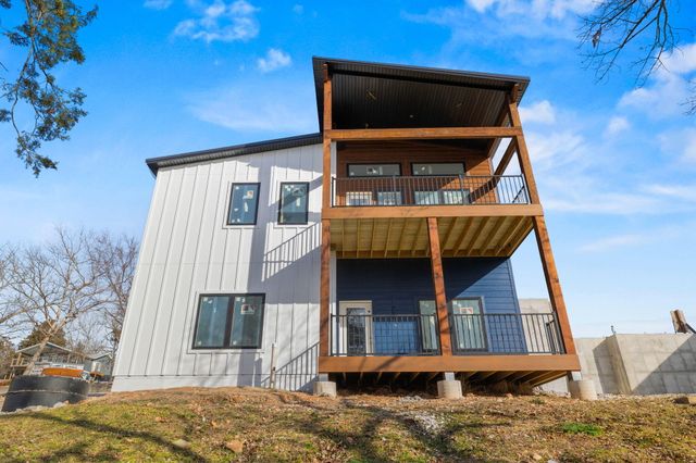 72 Beech Drive 32, Reeds Spring, MO 65737