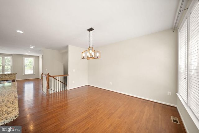 1431 OCCOQUAN HEIGHTS CT, Occoquan, VA 22125