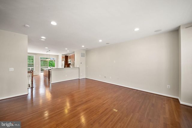 1431 OCCOQUAN HEIGHTS CT, Occoquan, VA 22125