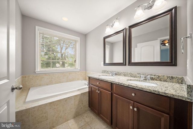 1431 OCCOQUAN HEIGHTS CT, Occoquan, VA 22125
