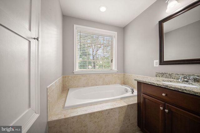 1431 OCCOQUAN HEIGHTS CT, Occoquan, VA 22125