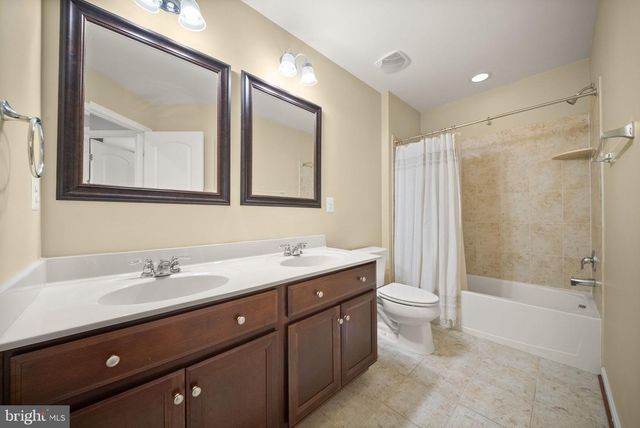 1431 OCCOQUAN HEIGHTS CT, Occoquan, VA 22125